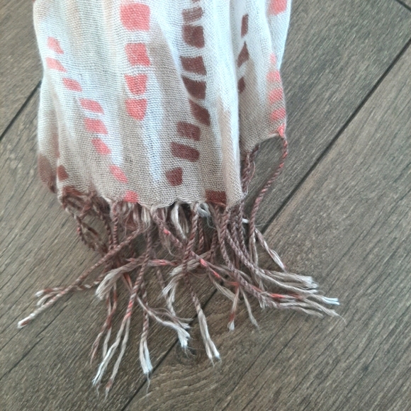 5/$25✨️Light Tassel Scarf - Picture 3 of 3